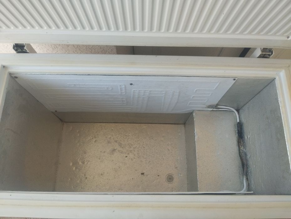 Холодильник сотилади