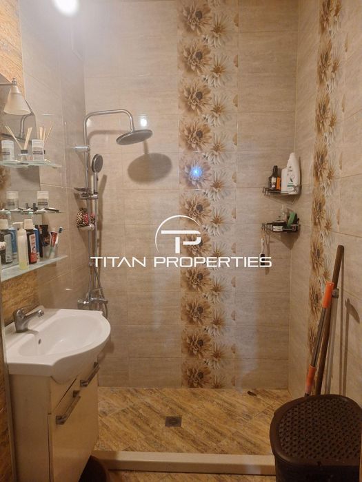 Продава се Тристаен апартамент в Пловдив, Младежки Хълм - 82 кв.м за 3049 €/кв.м - Снимка #5