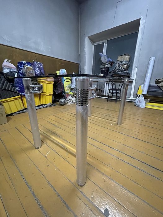 Стол стеклянный новый