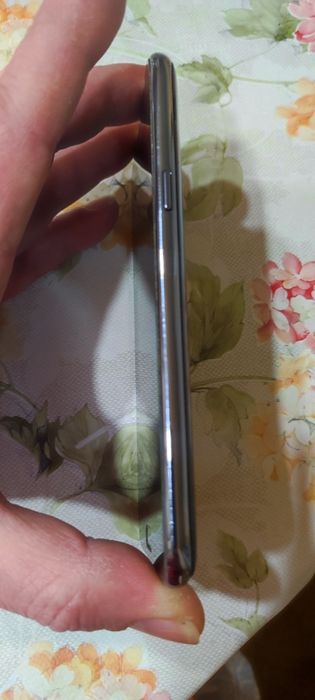 Продавам смартфон Samsung j5 2015