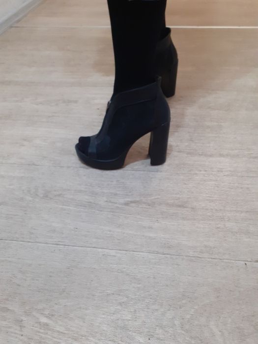 Продам женские туфли