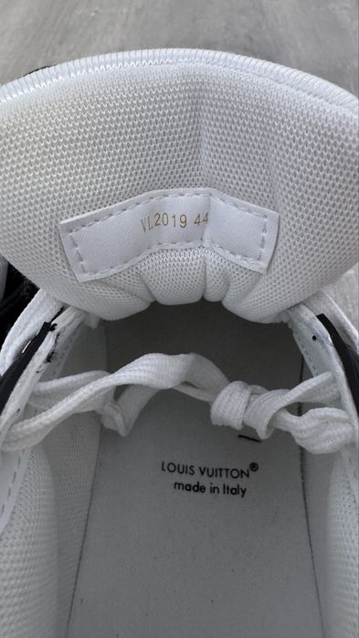 Adidasi LV Trainer marimea 44