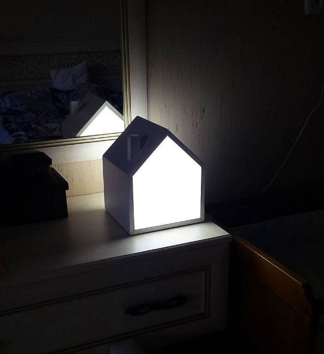 Светильник сенсорный