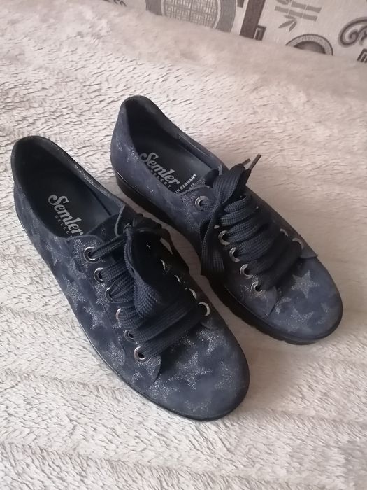 Продам ботинки женские