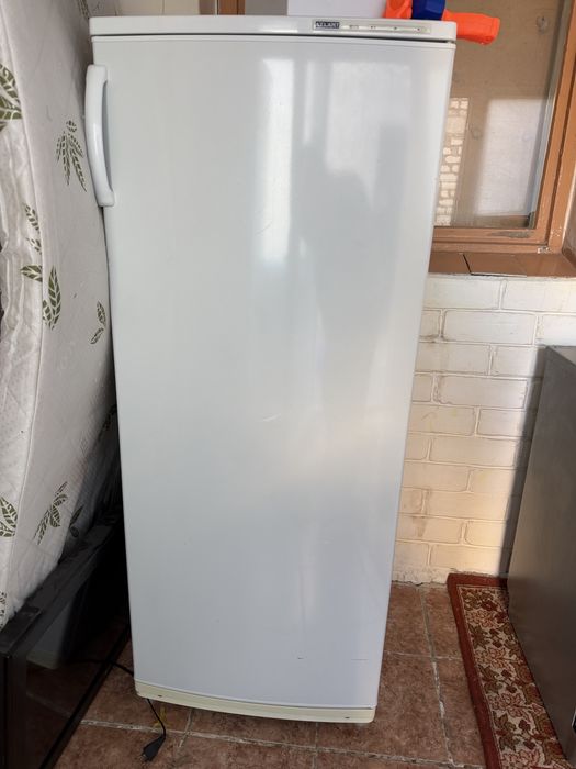 Продам морозильную камеру