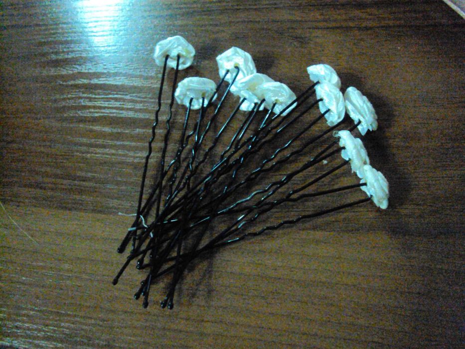 Шпильки-цветочки (розочки).