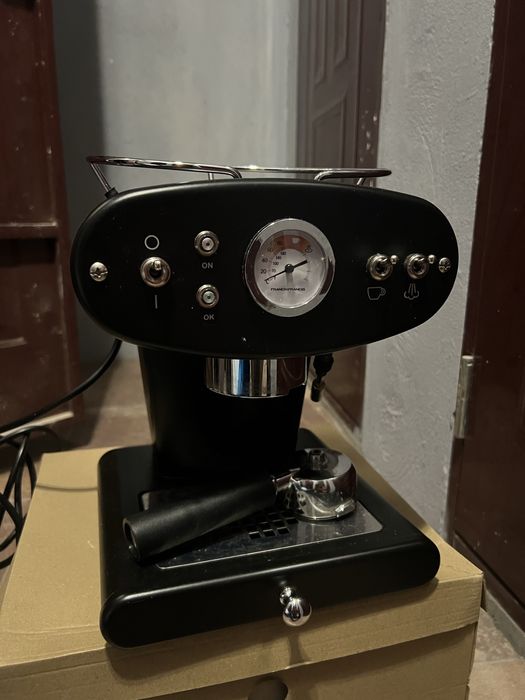 Кафемашнина illy