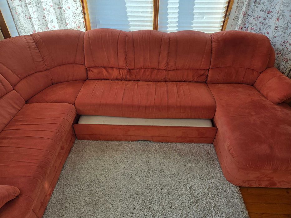 Голям разтегателен диван