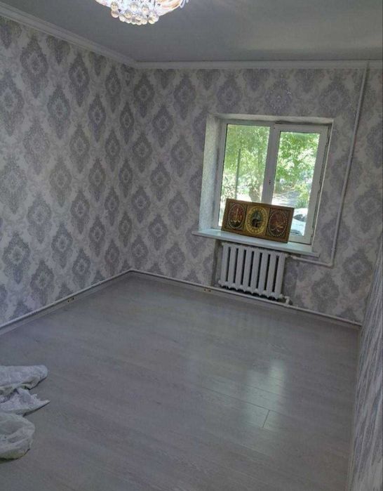 Продаётся двухкомнатная на м-в БУЗ 2. Мирзо- Улугбекский р-он.