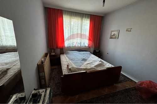 Продава се Етаж от къща в Шумен, Пожарната - 110 кв.м за 1395 €/кв.м - Снимка #14