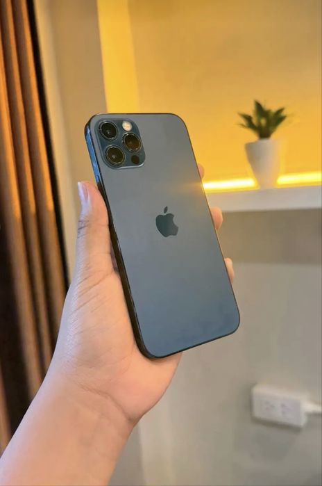 Iphone 12 Pro blue