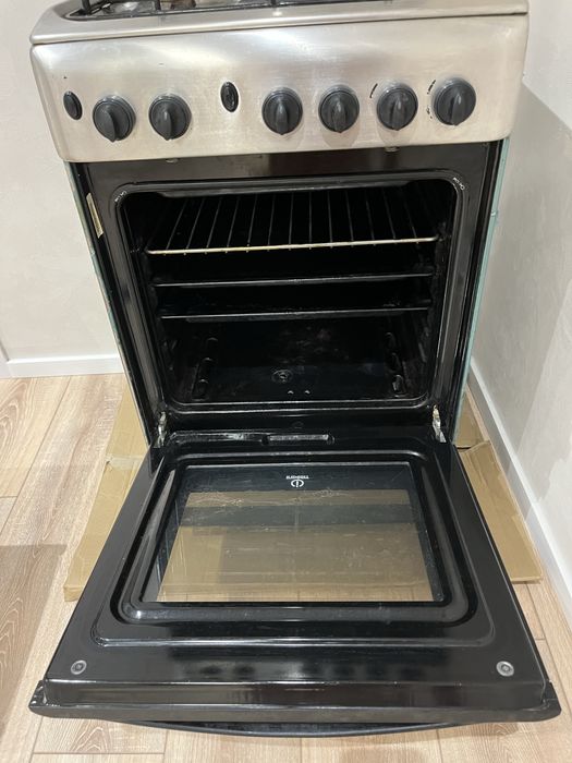Продам газовую плиту Indesit