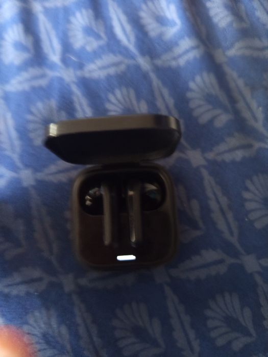 Vînd urgent căști wireless redmi