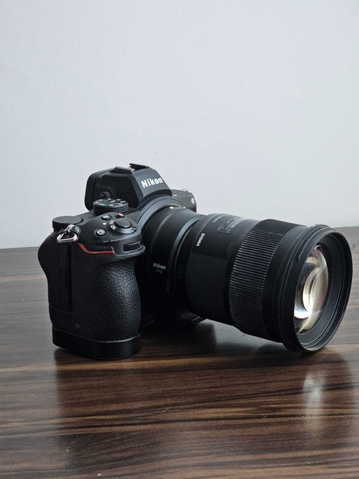 Nikon Z5 full frame body fara lentila
