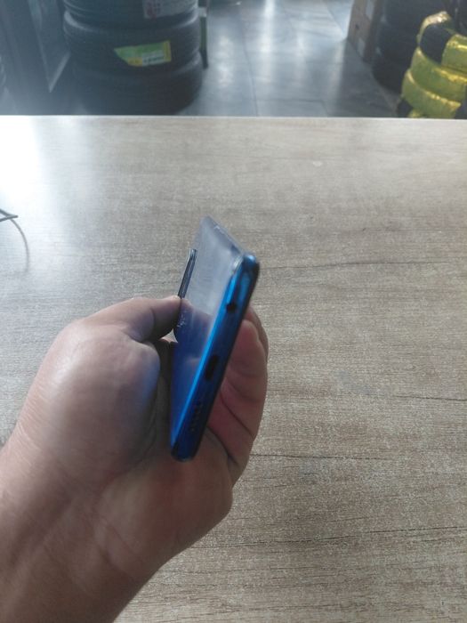 Poco x3 obmen ham bor qirilgan joyi bor