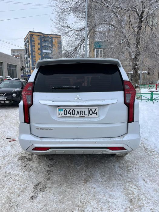 Mitsubishi pajero sport