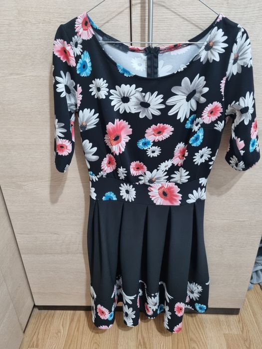 Rochie mărime M .