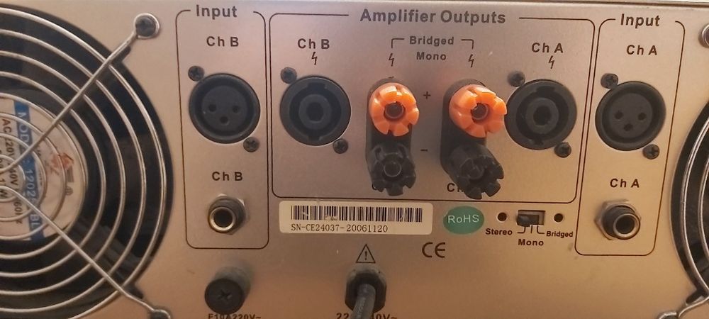Vând amplificator de putere Xenio Sound CX-1700