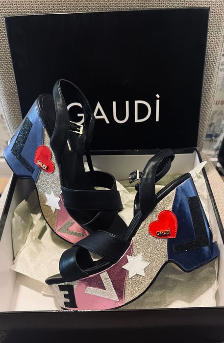 Сандали GAUDI и Armani Jeans  кожа,37номер