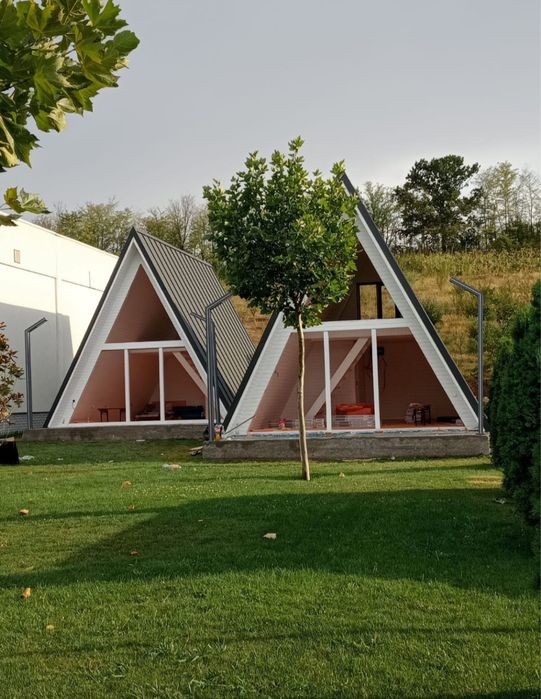 Vindem cabane tip A-frame