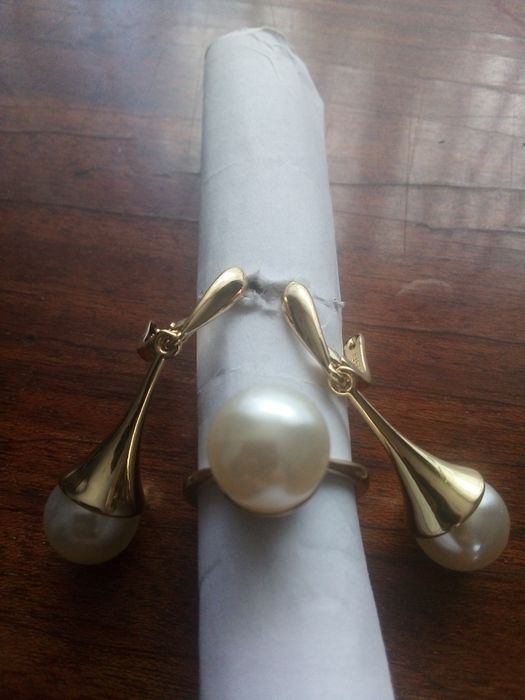 Продам комплект ювелирных изделий