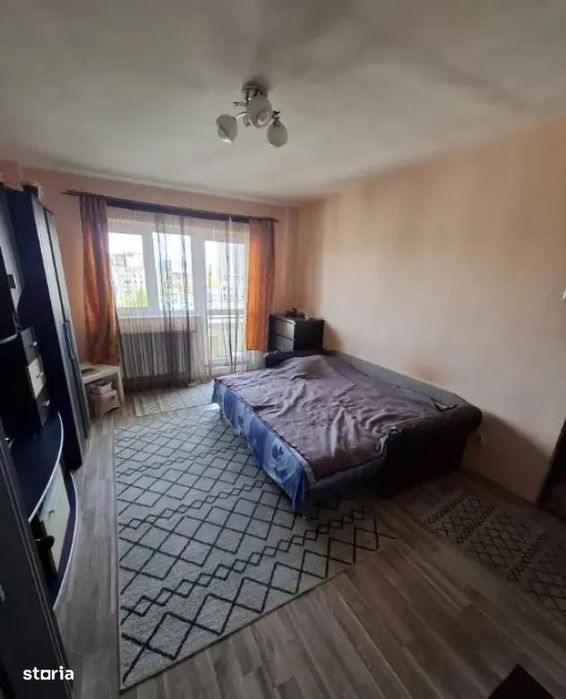 Centru Civic , 3 camere, decomandate, 77mp, 125000Euro