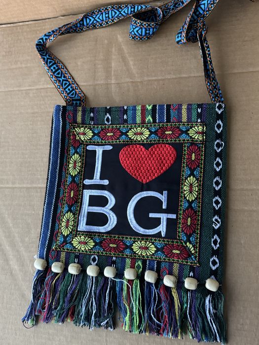 Сувенирна чанта от плат с традиционни български мотиви