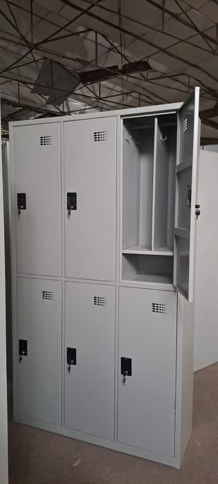 Шкаф металлический для сменной одежды. 1800х1200х400 мм.