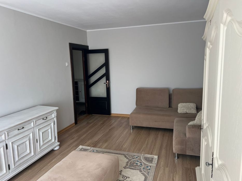 De inchiriat apartament 2 camere decomandat