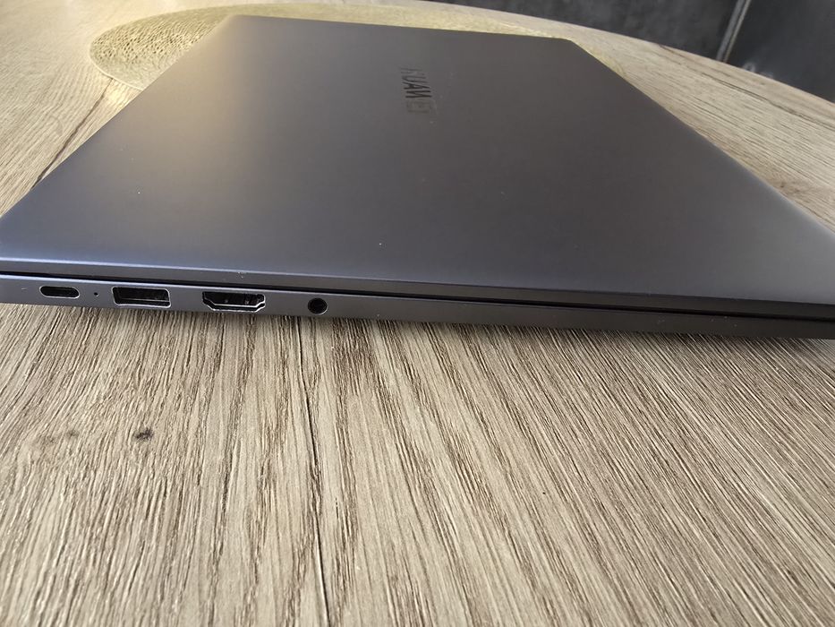 Ноутбук Huawei на i5