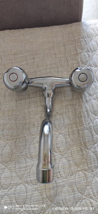 Продам смеситель кухонный