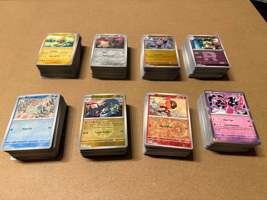 800 карти Pokemon (остатък от бустери)