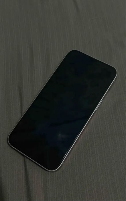 продам IPHONE 13