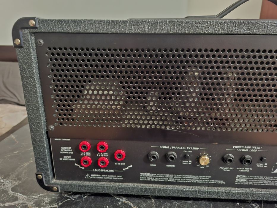 Лампов усилвател Marshall JVM 205h окомплектован