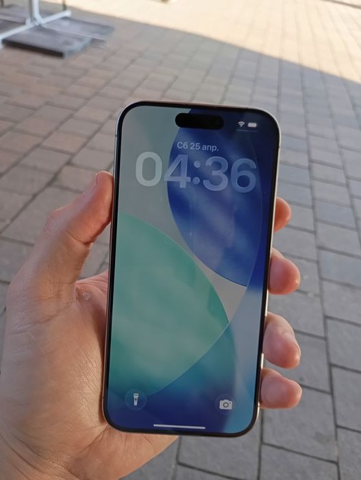 Айфон 15про в хорошем состоянии