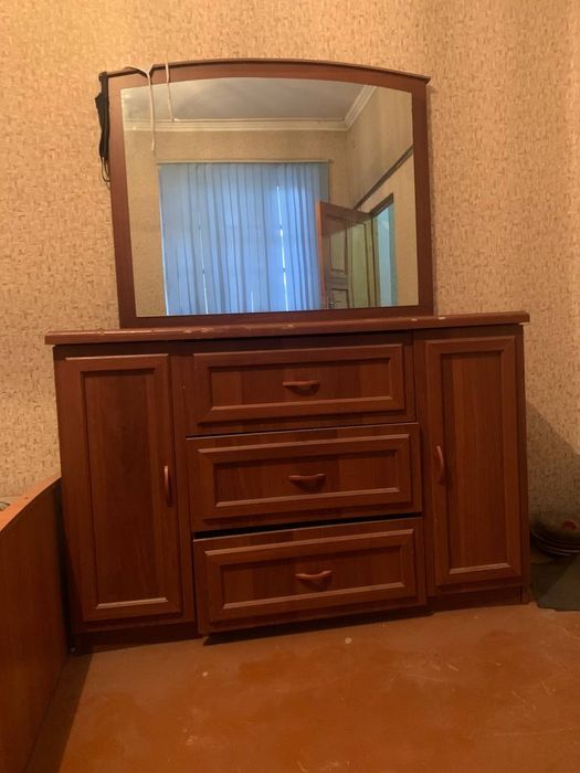 Камод сотилади куриниши яхши