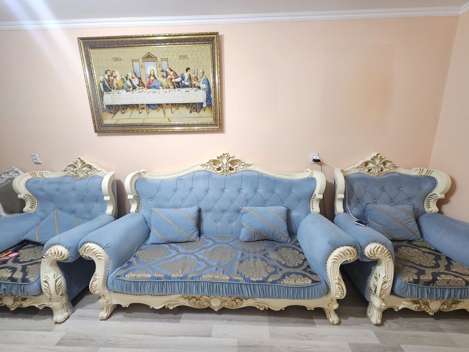 Продам комлект диван с креслами