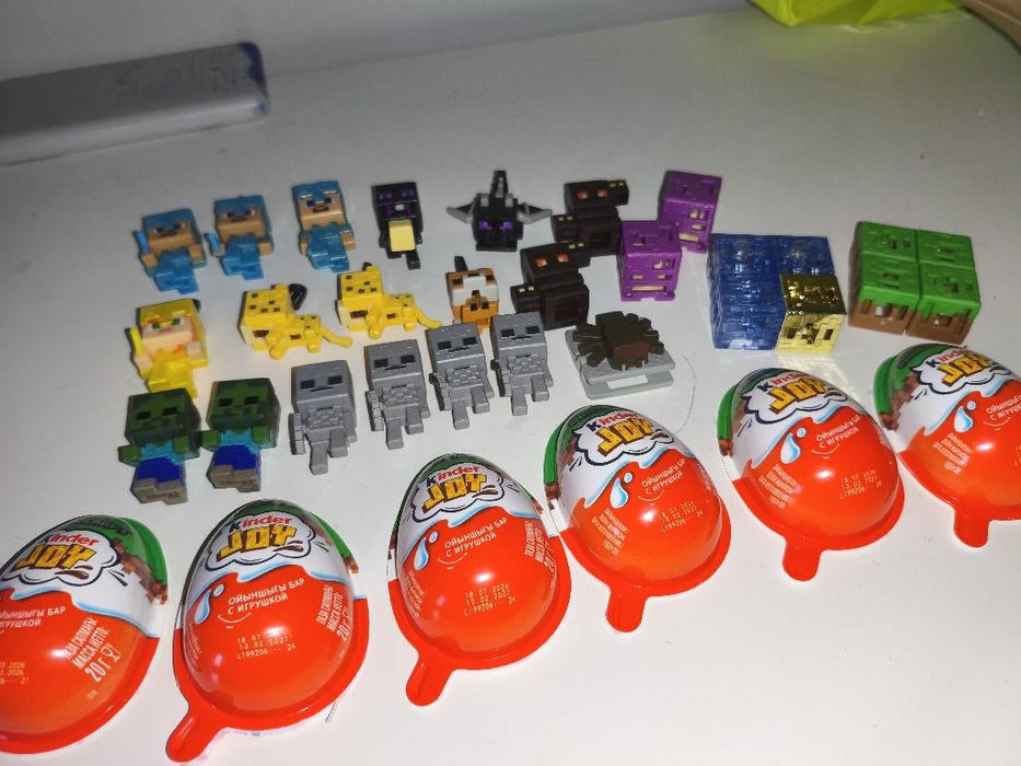 Продам игрушки киндер Майнкрафт