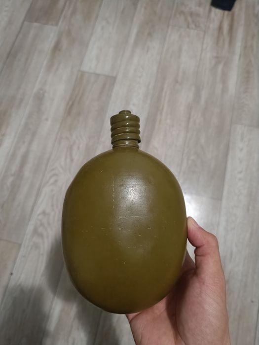 Продаю военную флягу,возможен торг