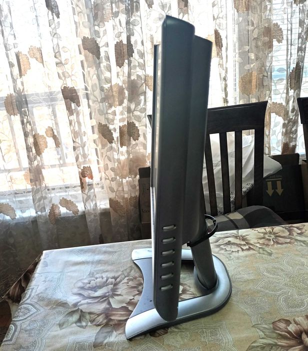 Продавам запазен Asus Монитор, 17 инча