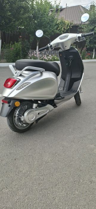 Vand scuter electric