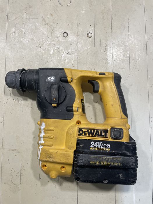Rotopercutor cu acumulator DeWalt,DC223 (24V)