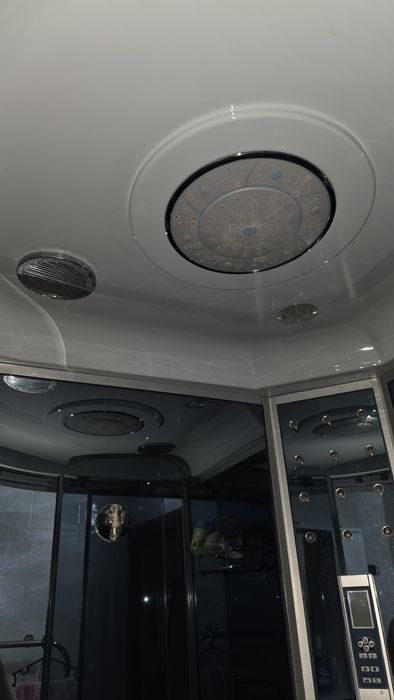 Душевая кабинка большая