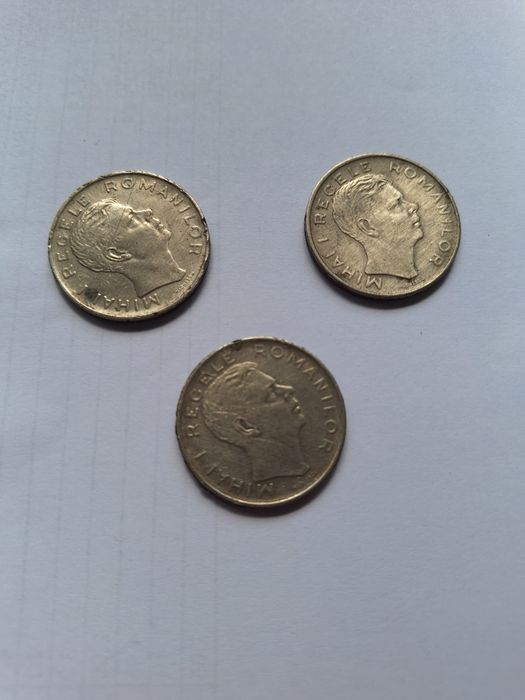 Vând 3 monede foarte vechi, de 100 lei, cu regele Mihai, din anul 1943