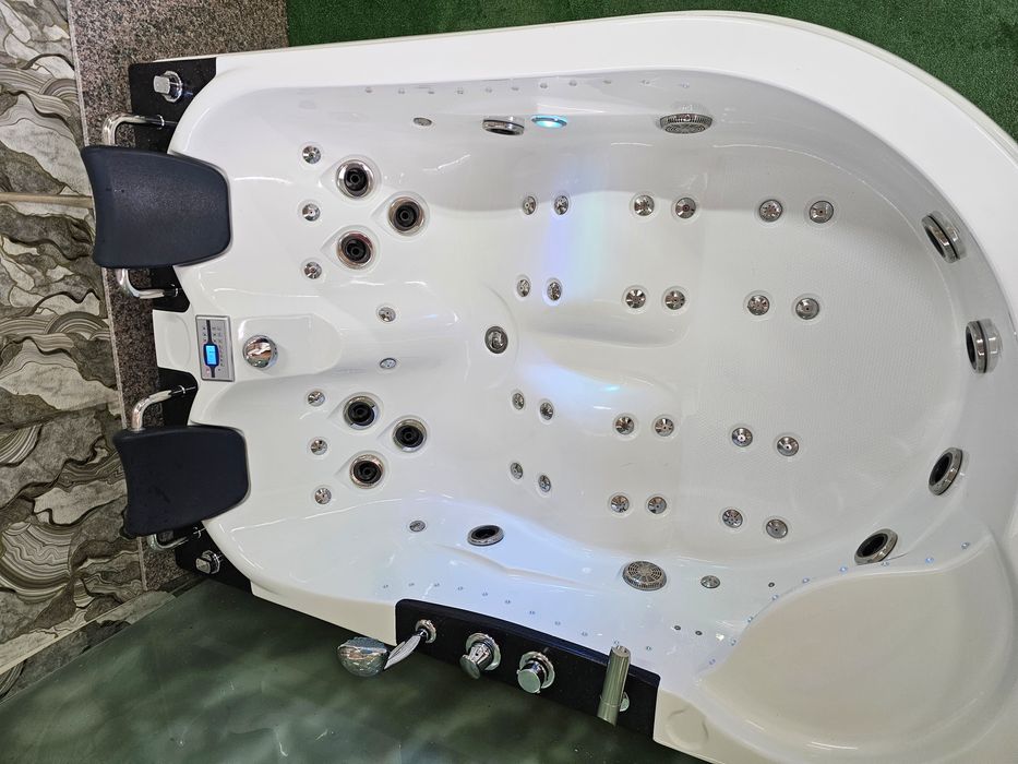 Джакузи за двама Хидромасажна Вана с Подгрев  1.80х1.20