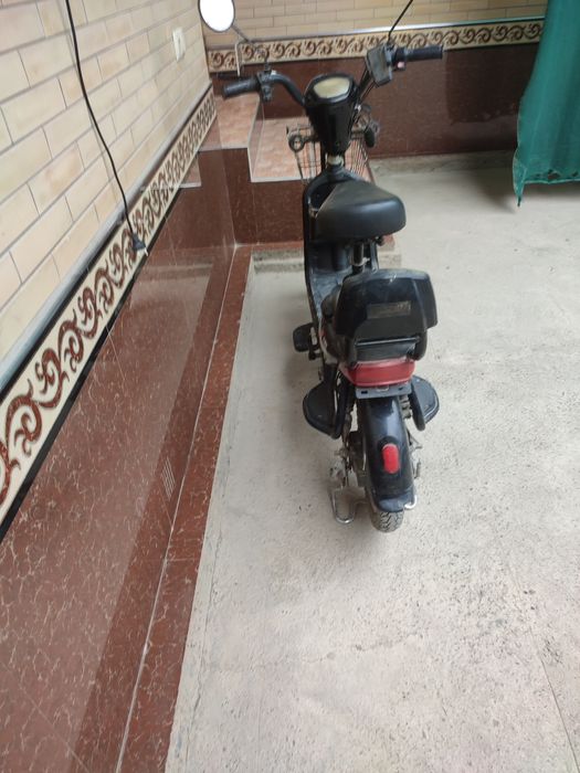 Электро скутер сотилади