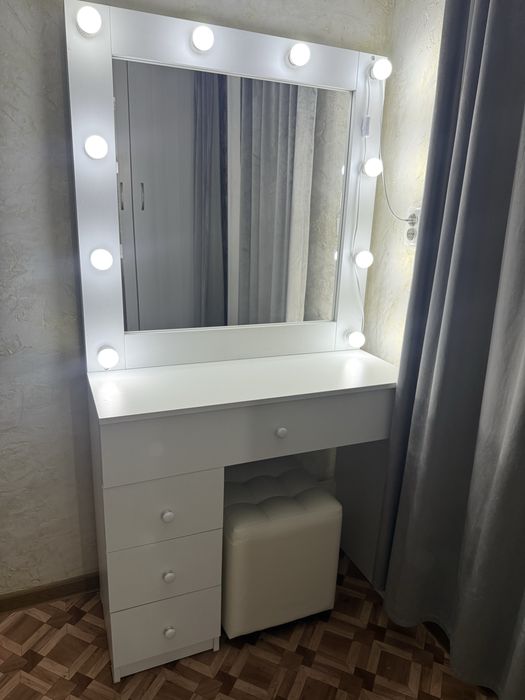 Туалетный столик