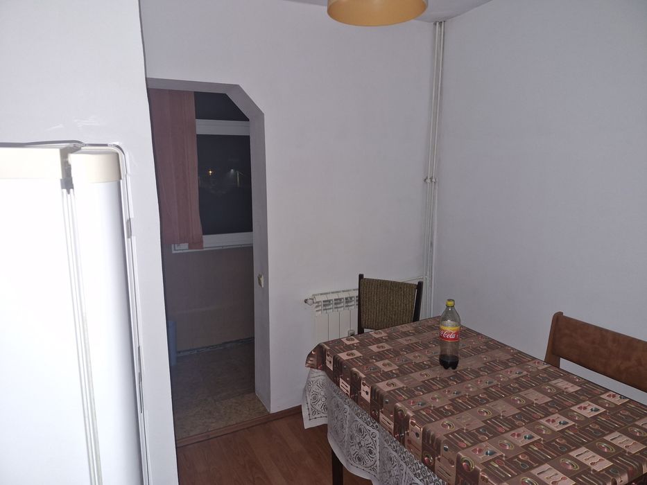 Închiriez apartament cu două camere