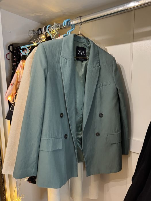 Пальто , пиджаки, женская одежда