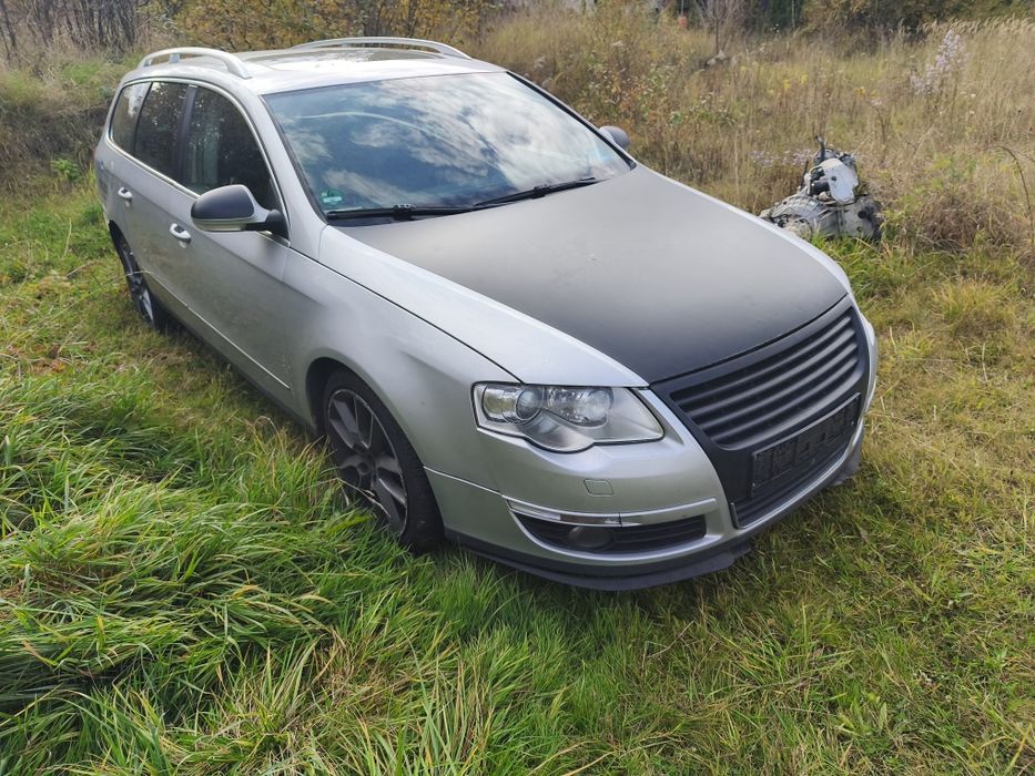 Bară față grilă capotă Volkswagen Passat B6 2005-2010